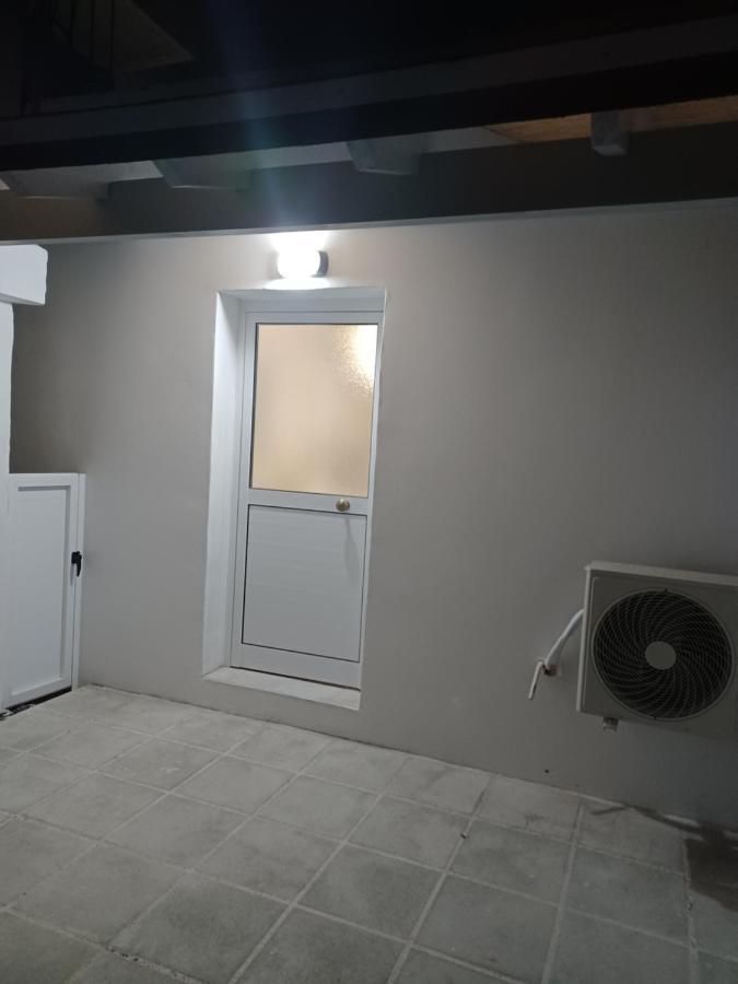 Andri' S Place Paphos Exterior foto